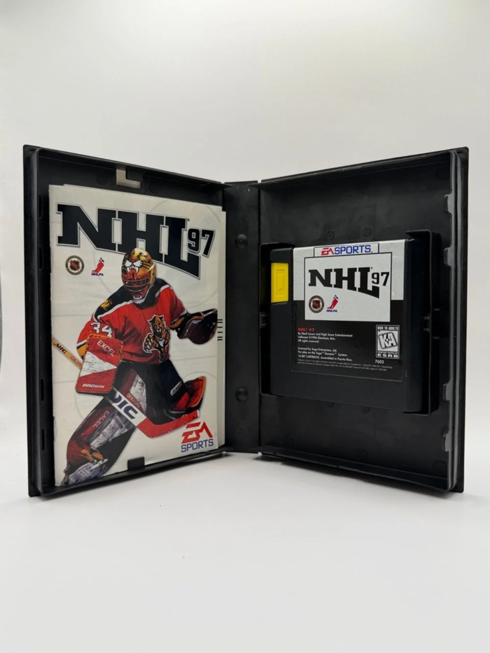 EA Sports NHL‎ 97 Sega Genesis 1996 Vintage Video Game